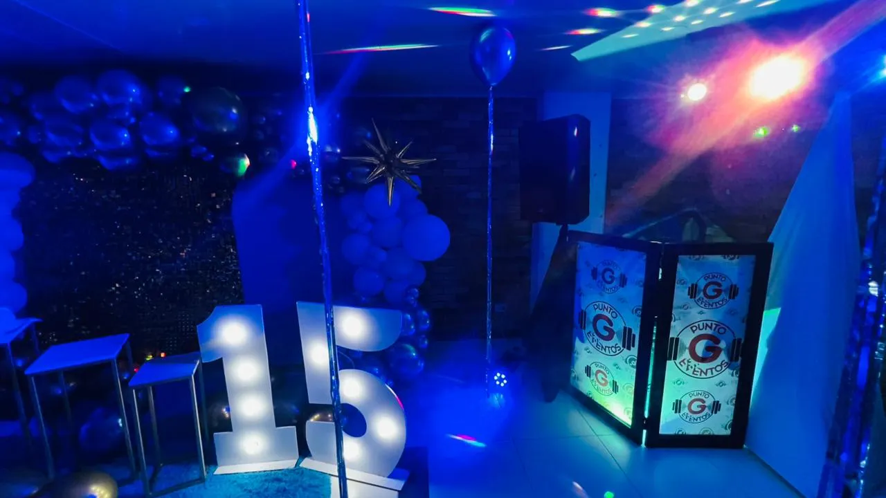 DJ y experiencias integrales en un montaje publicado por Eventos Punto G