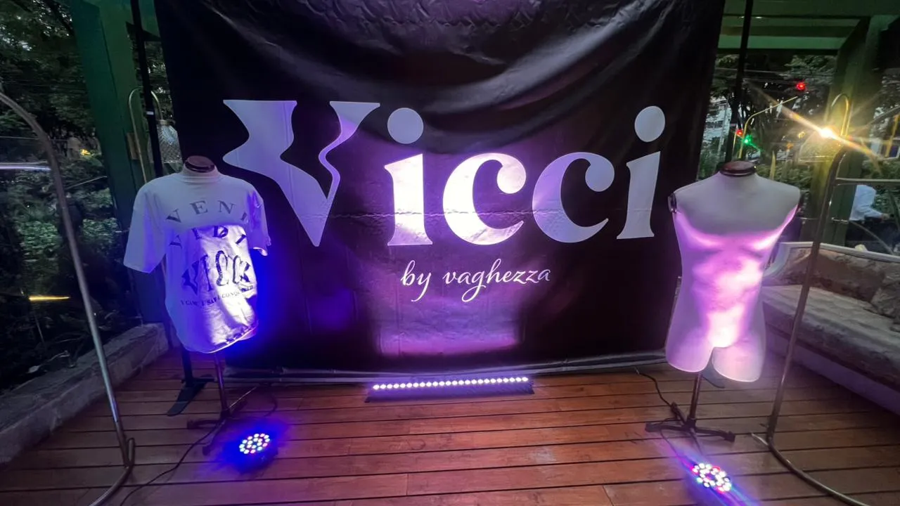 Decoración de fiesta con luces neón