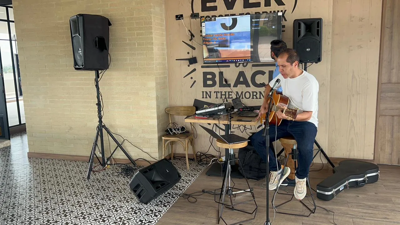 Sonido profesional y amplificación en un montaje publicado por Eventos Punto G